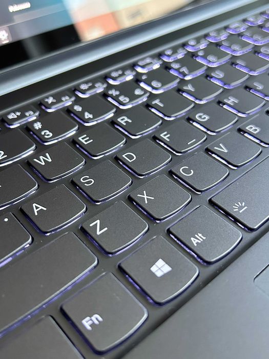 Laptop Yoga Slim 7 Pro 14ACH5 OLED 2.8k