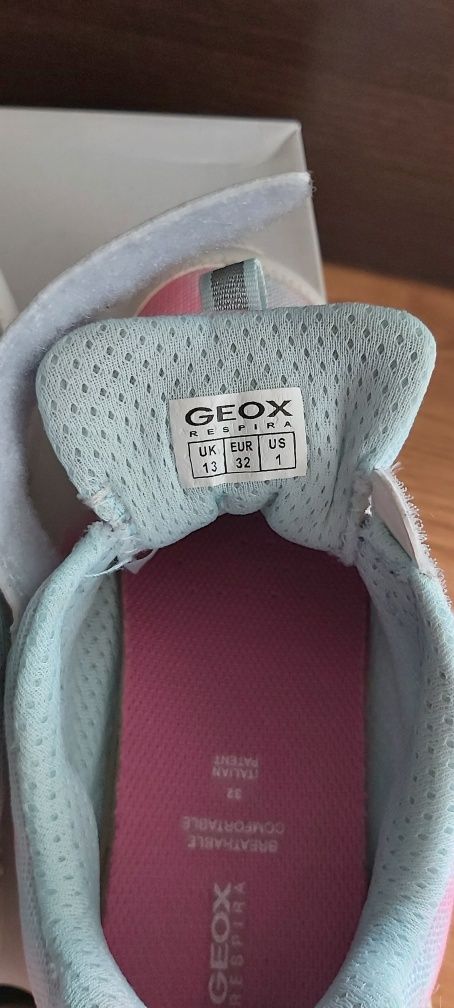 Кросівки Geox 32р. (20,5см) В хорошому стані