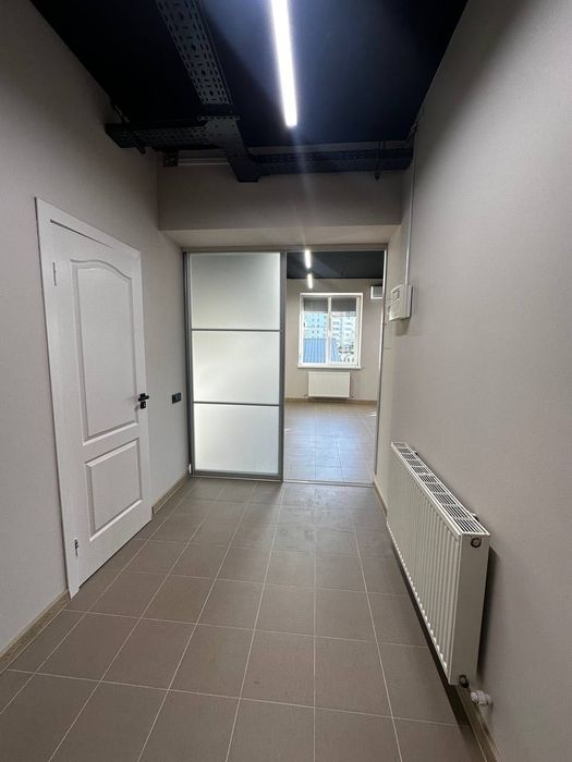 Оренда фасадного приміщення 52 м2 біля Арсену