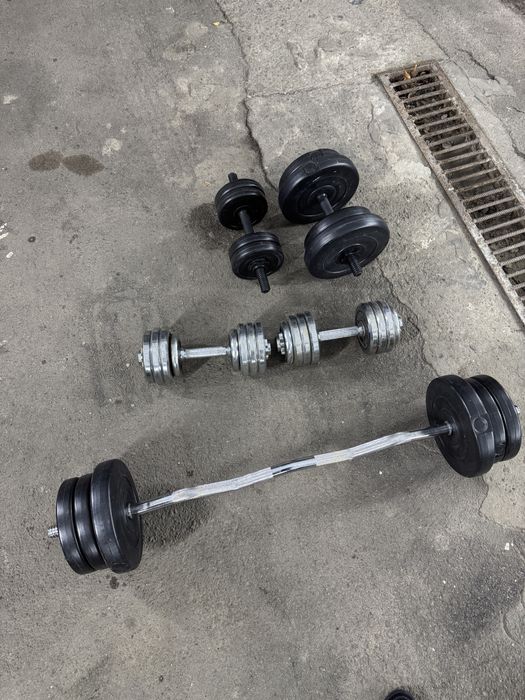 Лавка для жима, гантели, штанга.