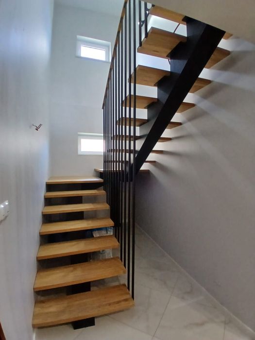 Schody, schody stalowe, schody na konstrukcji stalowej, stelaż schodów