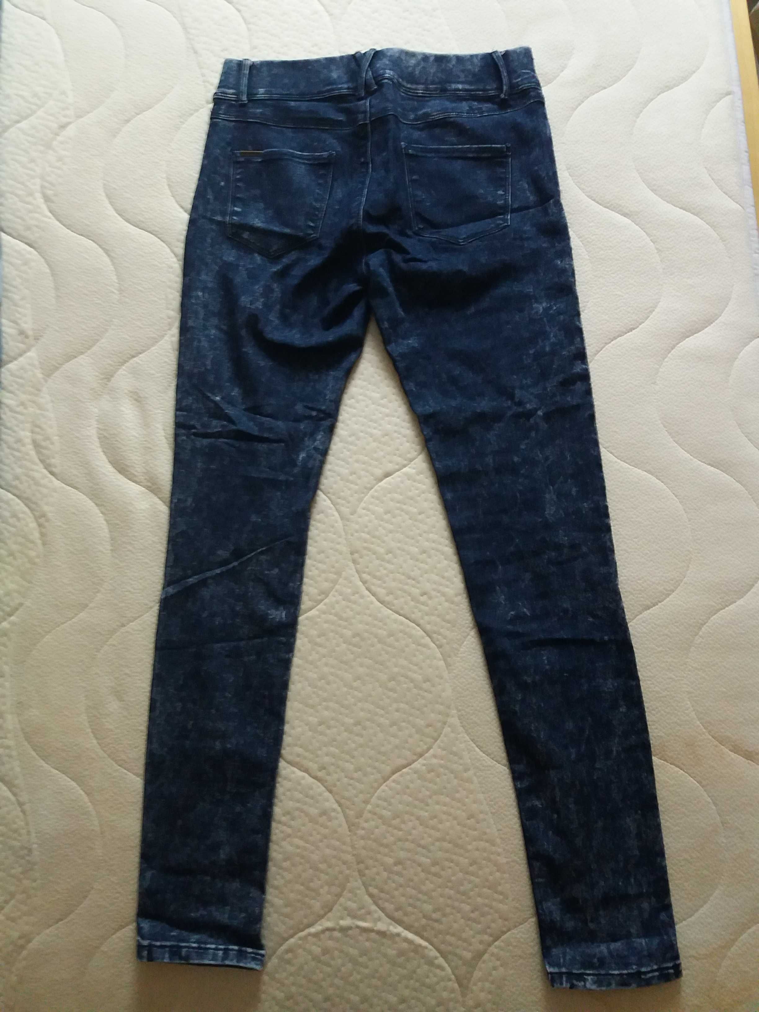 Granatowe tregginsy rurki marmurki Denim Co. 40 L na szczupłą osobę