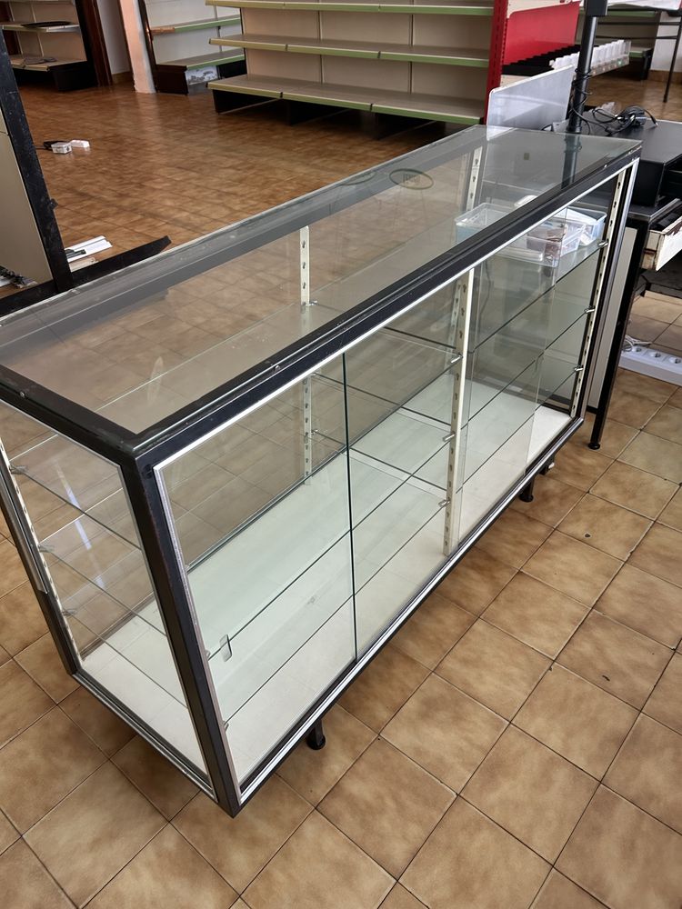 Vitrine de exposição para superfície comercial