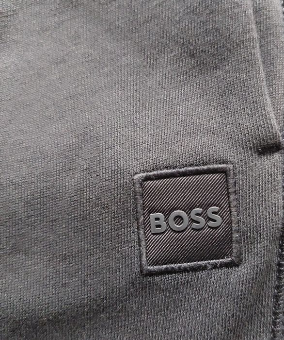 Hugo Boss nowe spodnie dresowe jogger r. M większe