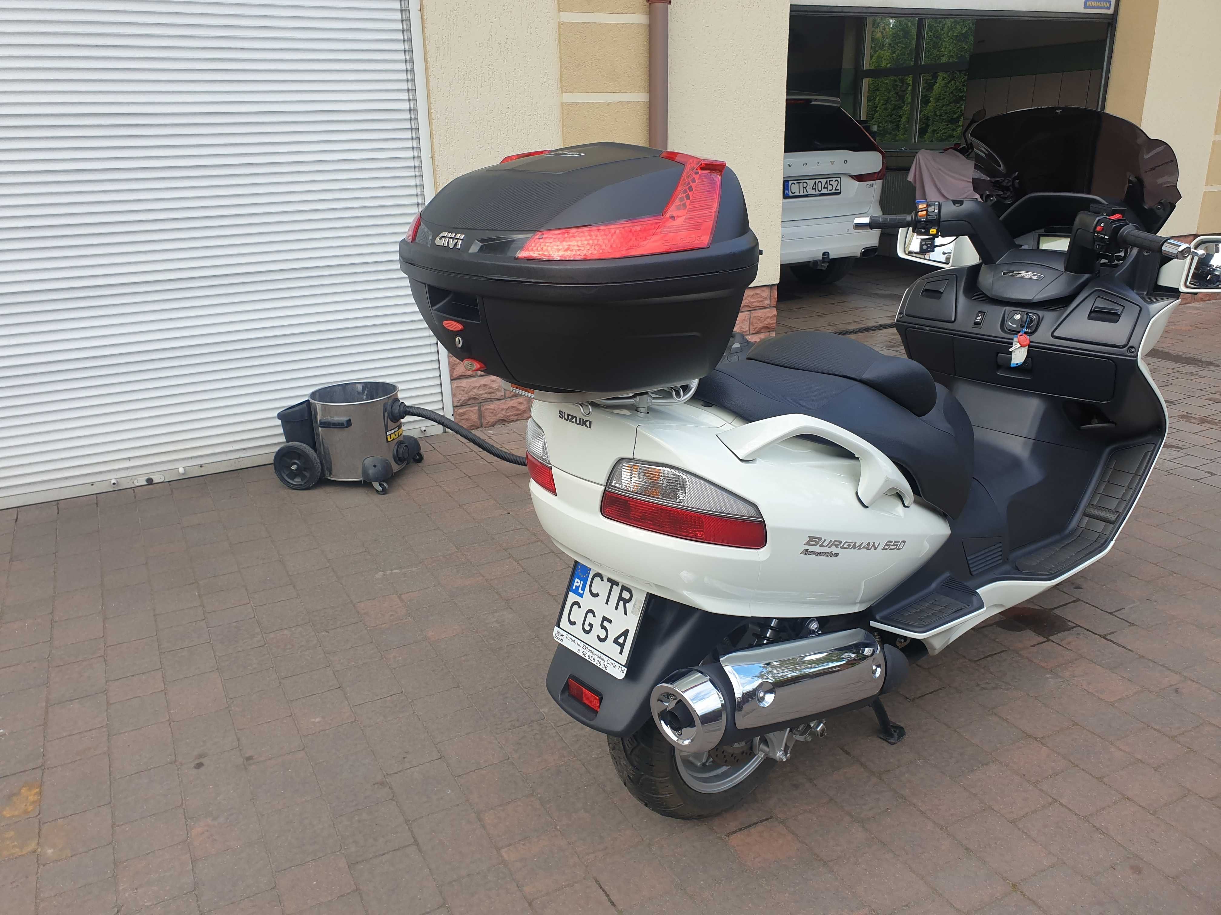 Suzuki Burgman AN650 executive 4000km !!!