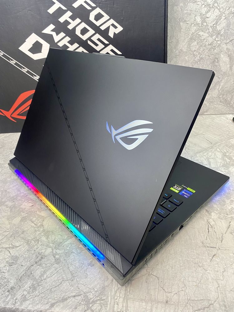 Ігровий ноутбук Asus Rog Strix G18/i9-13980hx/Rtx 4090/32Ram/1tb ssd