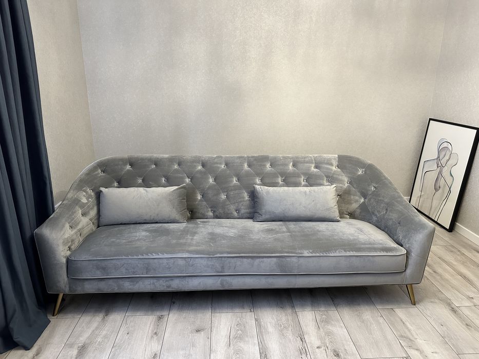 Диван стильний сірий прямий для комерції 3-місний Італія