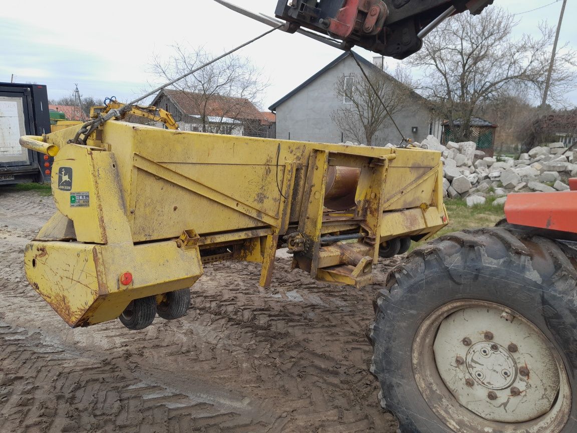 Podbieracz John Deere 4m do sieczkarni serii 5000