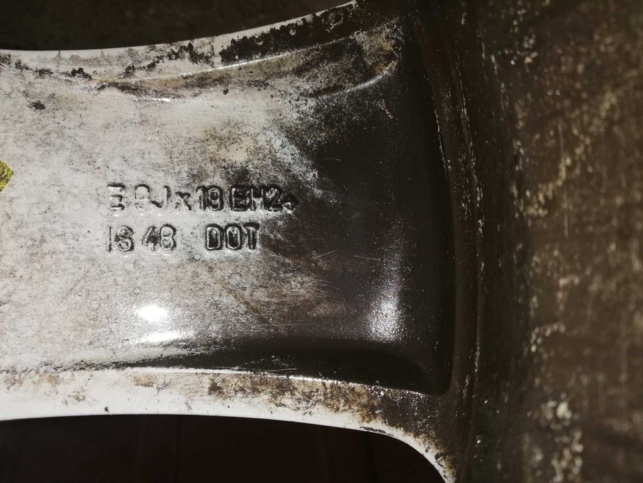 Oryginalne koła do BMW  R19 opony rozmiar 255/50 przód i tył 285/45