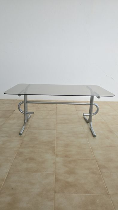 Mesa de centro em vidro