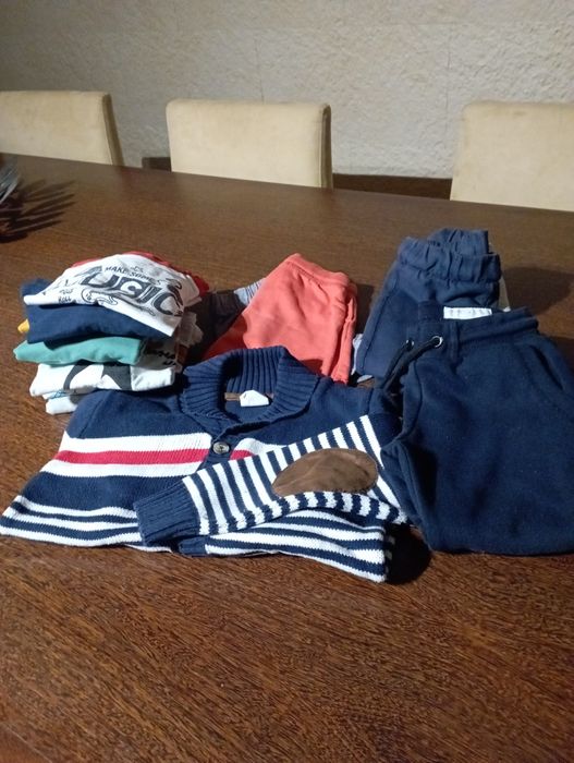 Lote de roupinha de criança em muito bom estado