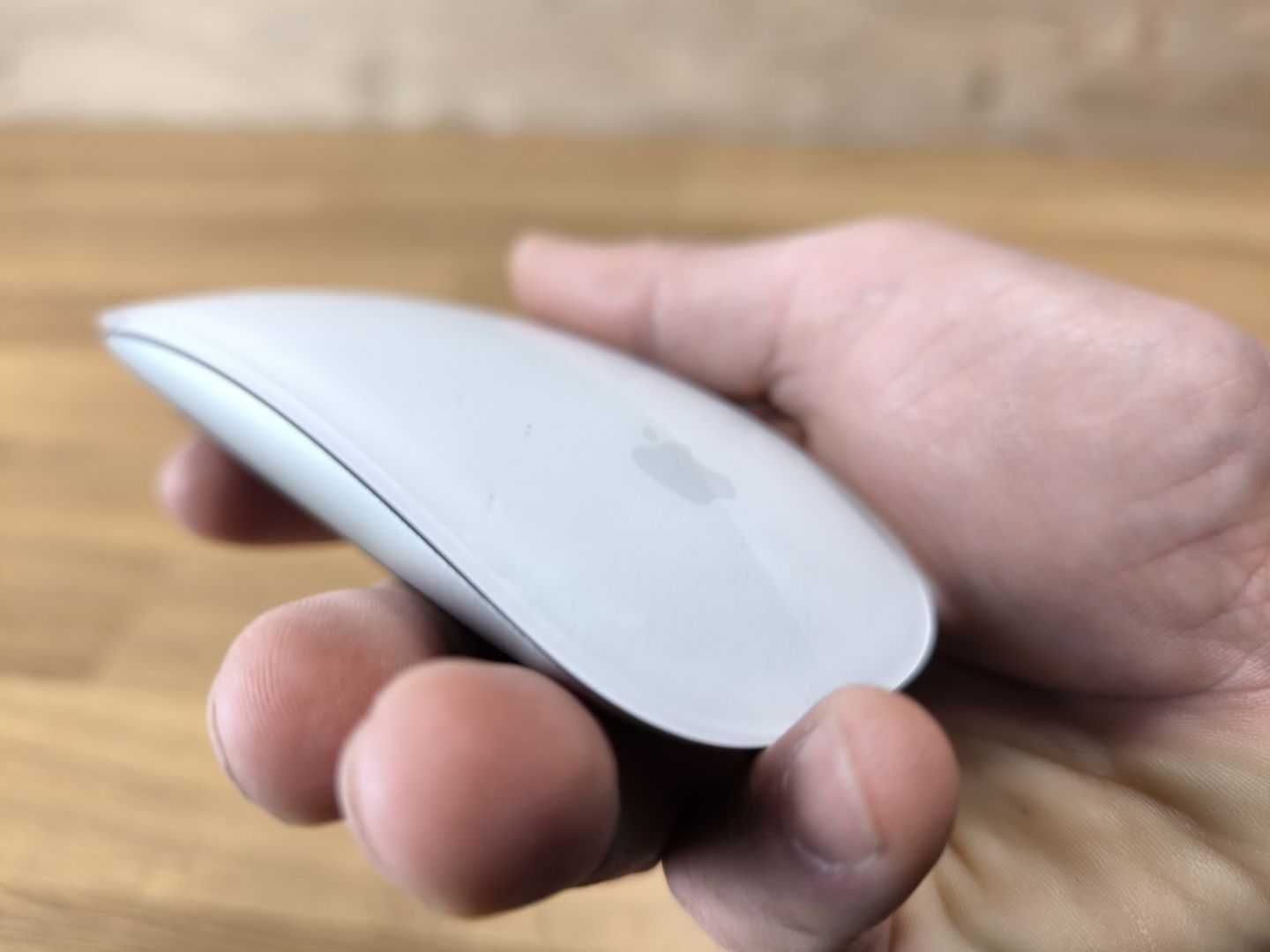 Mysz APPLE Magic Mouse 2 - uzywana kilka razy, delikatne rysy