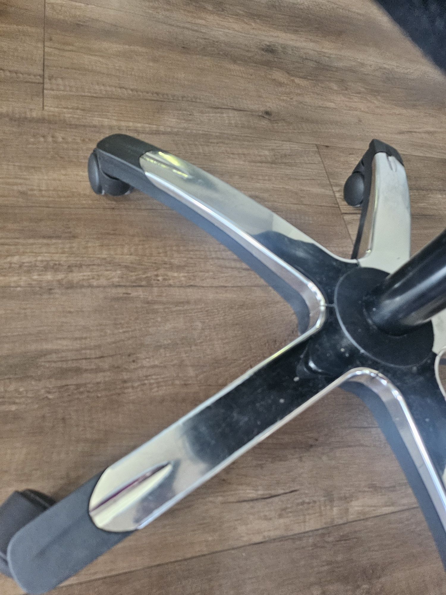 Fotel biurowy ergonomiczny