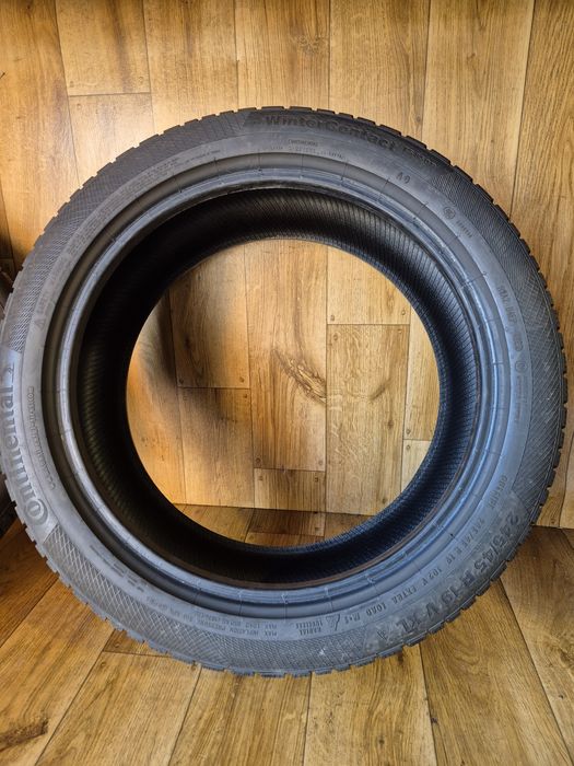245/45/19 Continental para zima 7mm 2022r