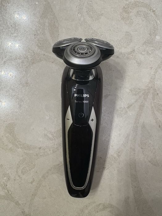 Электробритва Philips series 9000