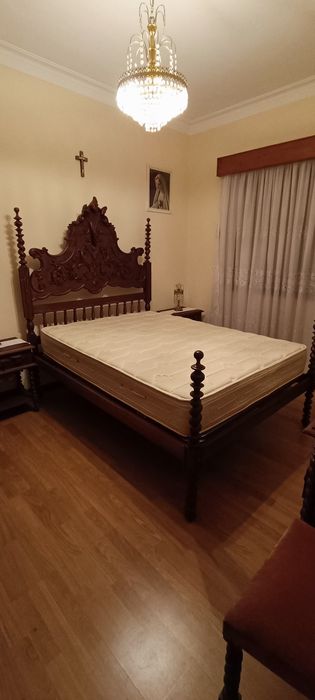 Quarto em Madeira completo , colchão á parte