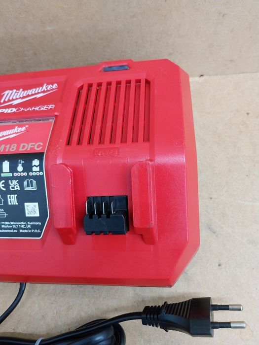 Milwaukee M18 DFC Szybka Ładowarka Baterii Akumulatorów Orginalna