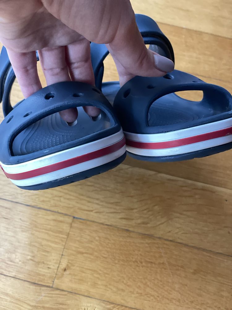 Босоніжки / сандалі Crocs J3