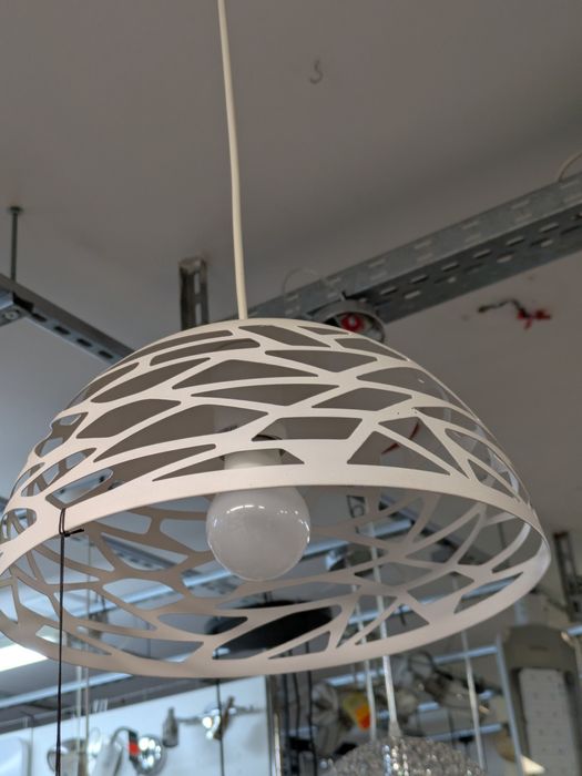 Lampa sufitowa jedno punktowa.