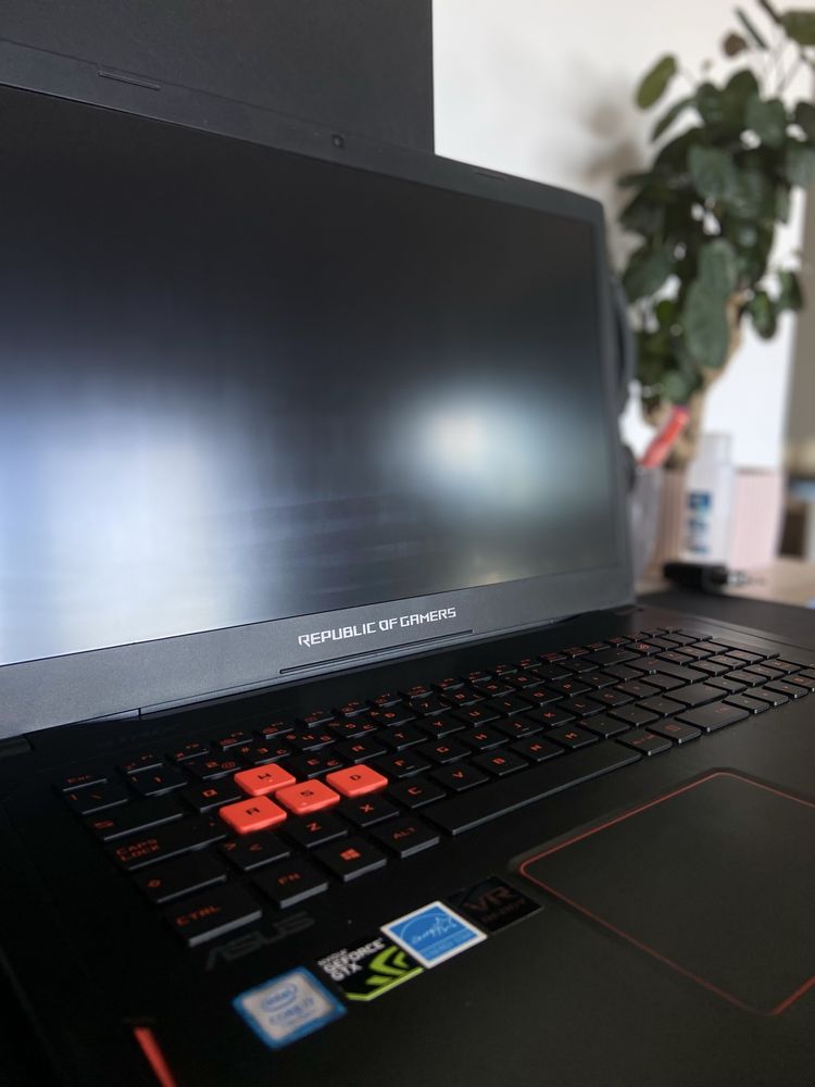 Potência de Jogos: Asus Strix GL702VM - 77A06PB1 em Excelente Estado