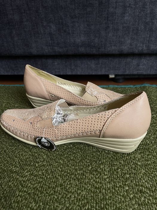 Шкіряні мокасини жіночі