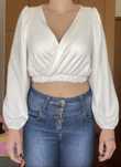 Blusa branca com mangas