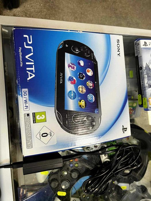 PS VITA OLED w boxie, z kartą 4gb, używana, stan super!
