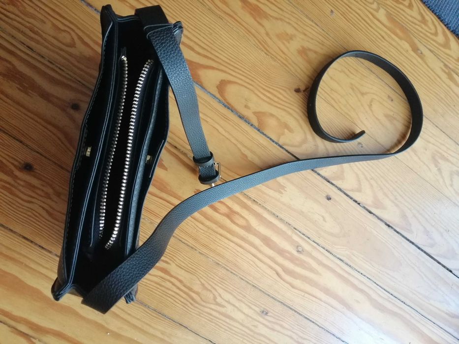 Bolsa da PARFOIS preta, nunca usada.