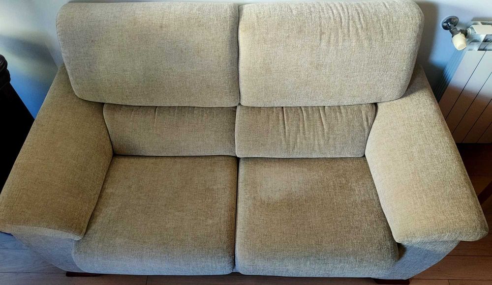 Vende-se Sofá Dicarmo 2 lugares, bancos extensíveis, óptimo estado