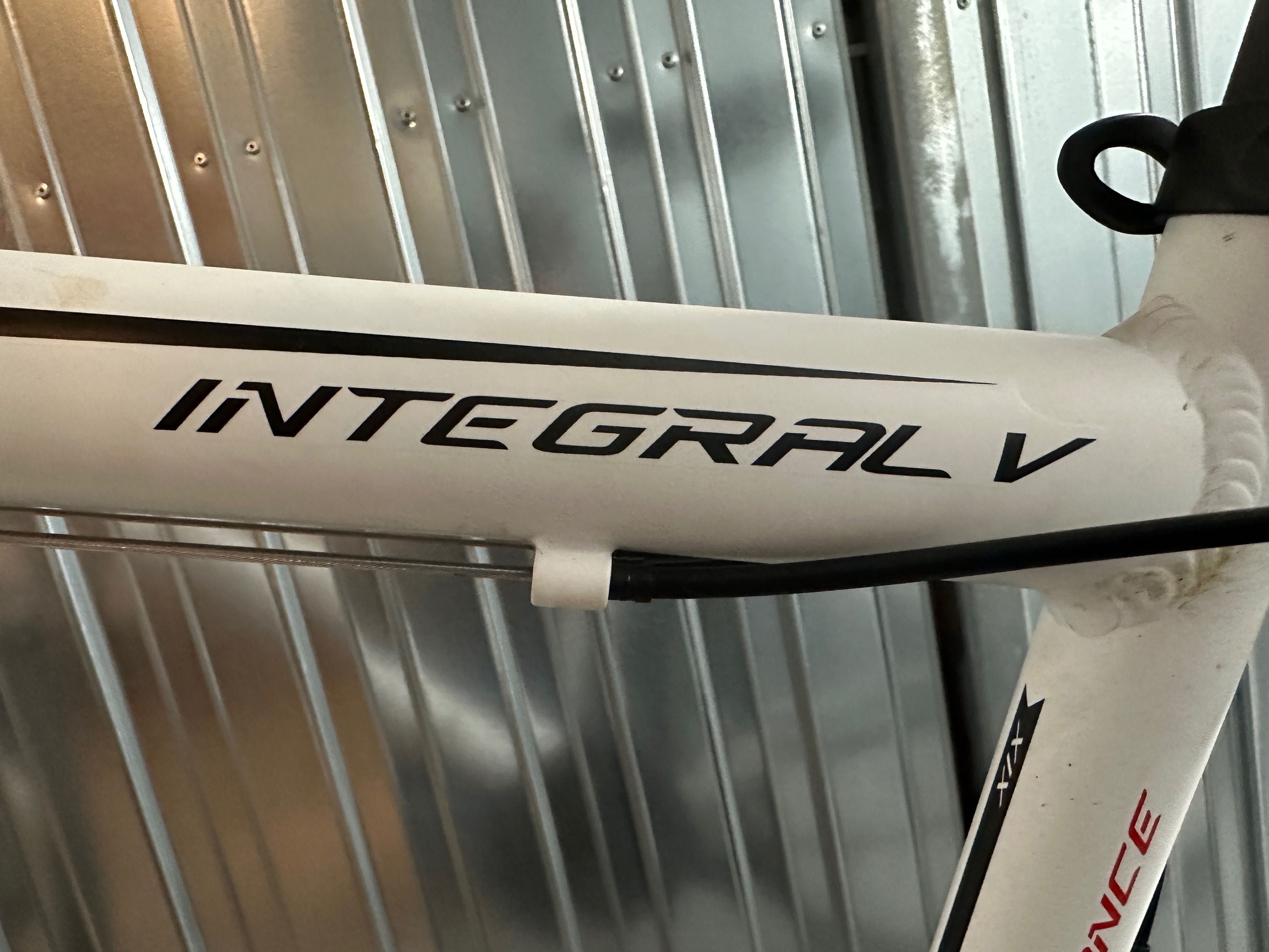 Rower LAZARO INTEGRAL V2 MĘSKI biały mat 19" - R21 stan idealny