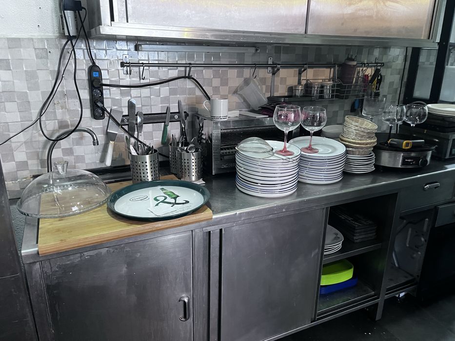 Bancada inox com cuba de lavagem