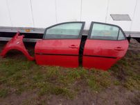 TOYOTA AURIS I 06-09 błotnik lewy przód kolor 3J6 czerwony