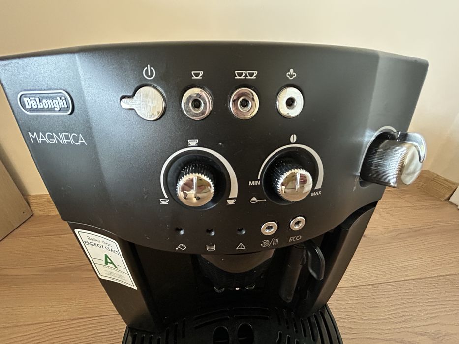Ekspres ciśnieniowy Delonghi Magnifica