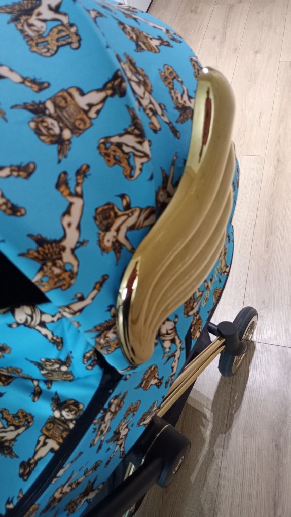 Gondola cybex priam by Jeremy Scott