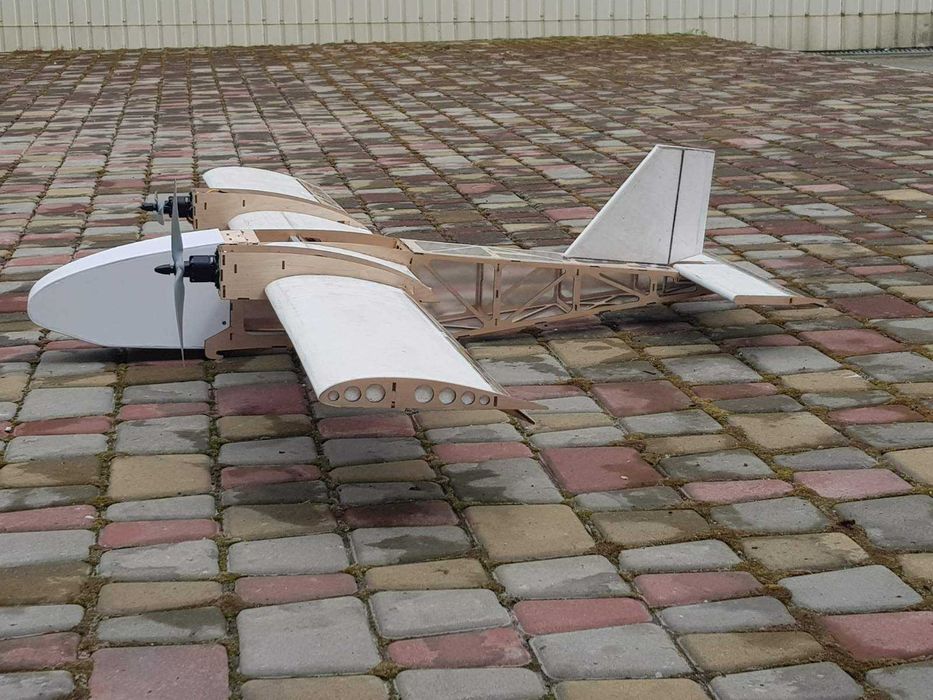 Двохмоторний літак для скидання вантажу 7 кг FPV