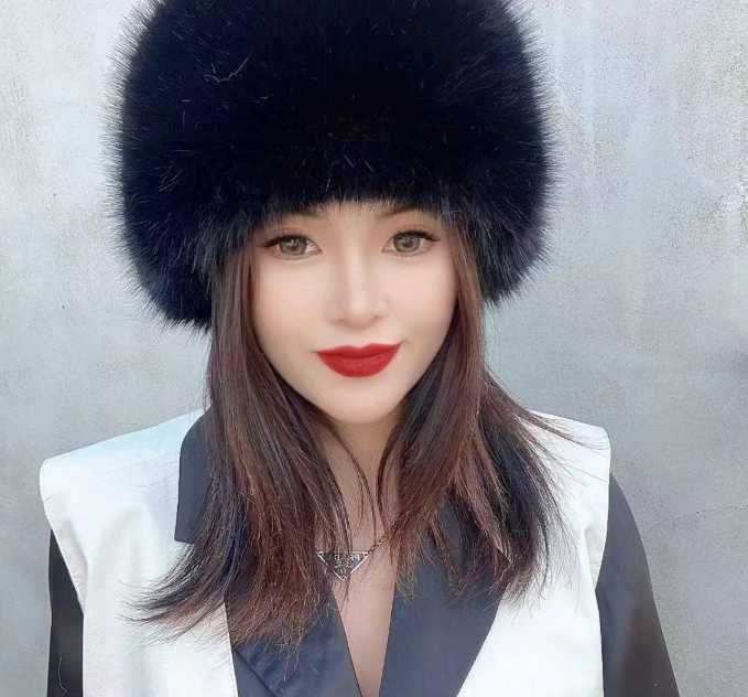 Шапка жіноча з штучного хутра як з натурального