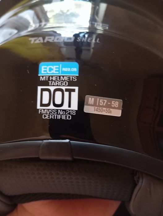 Новий мотошолом та перчатки