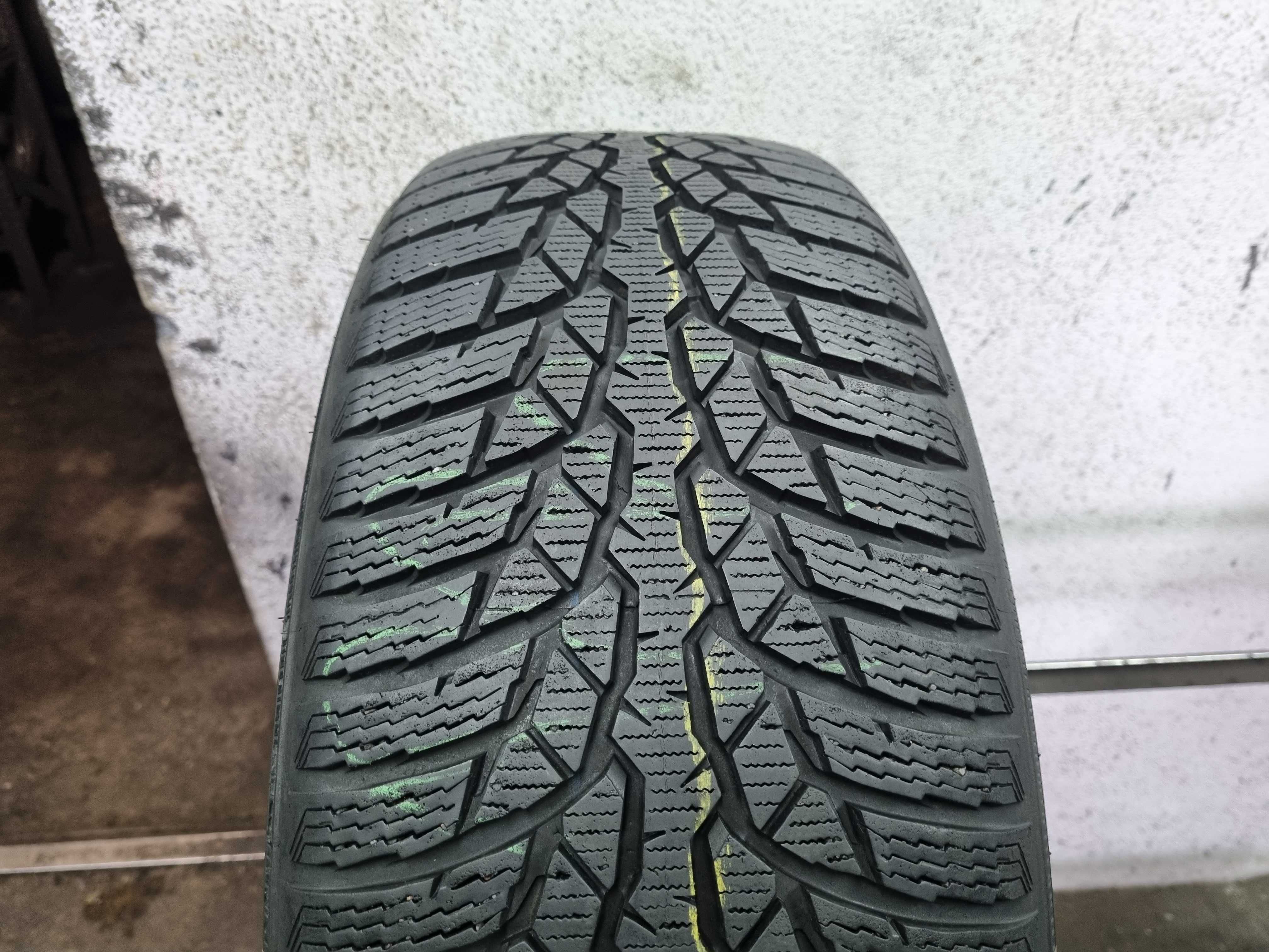 215/55/17 98H Nokian WR D4 D.3817