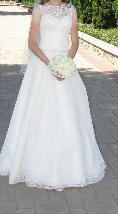 Весільна сукня в ідеальному стані