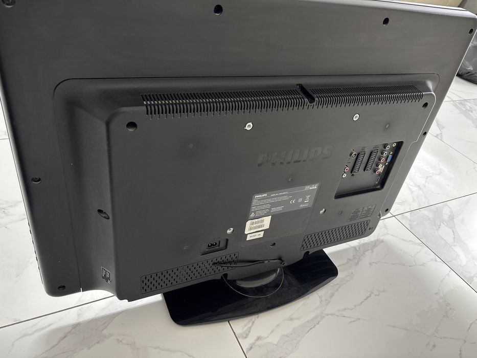 Телевізор Philips 32PFL3605/12