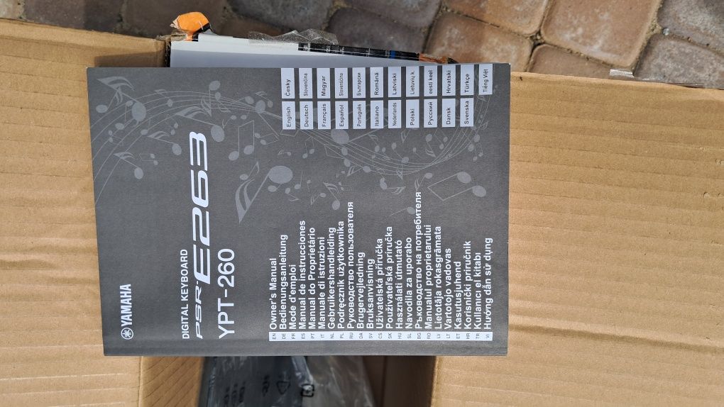 Keyboard Yamaha ESR 263