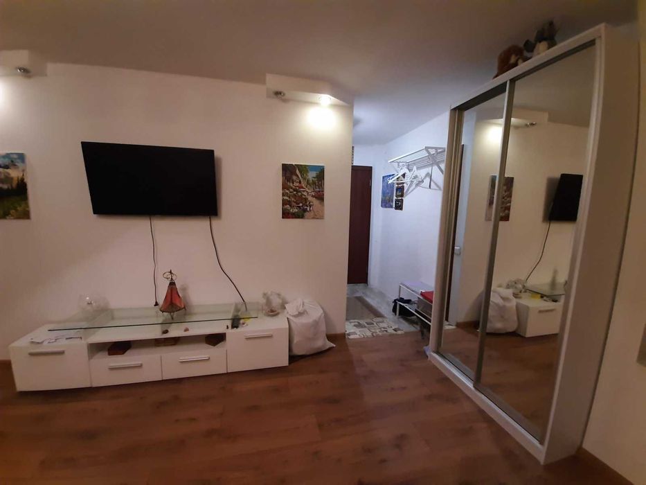 Продам свою 2кв. (студия+спальня), 2/5, метро 23 Августа (Вайбер)