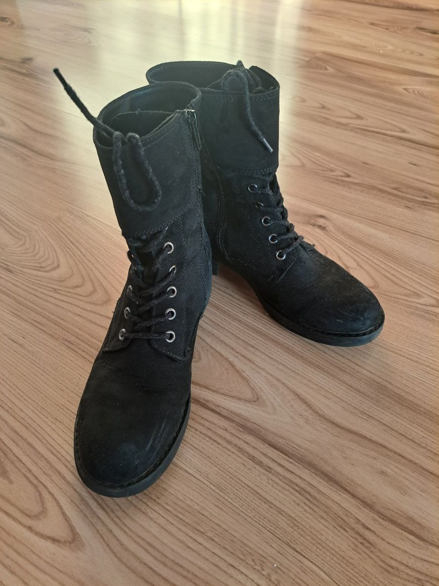 Czarne zamszowe botki Deichmann 39