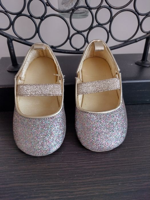 Buciki hm 18 na roczek