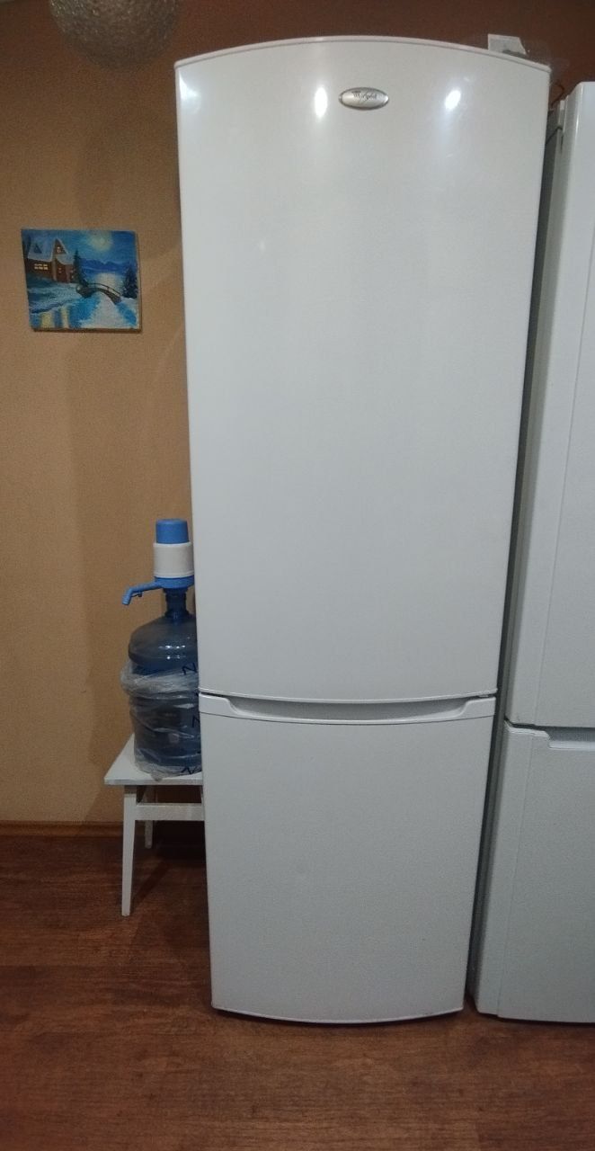 Холодильник  WHIRLPOOL