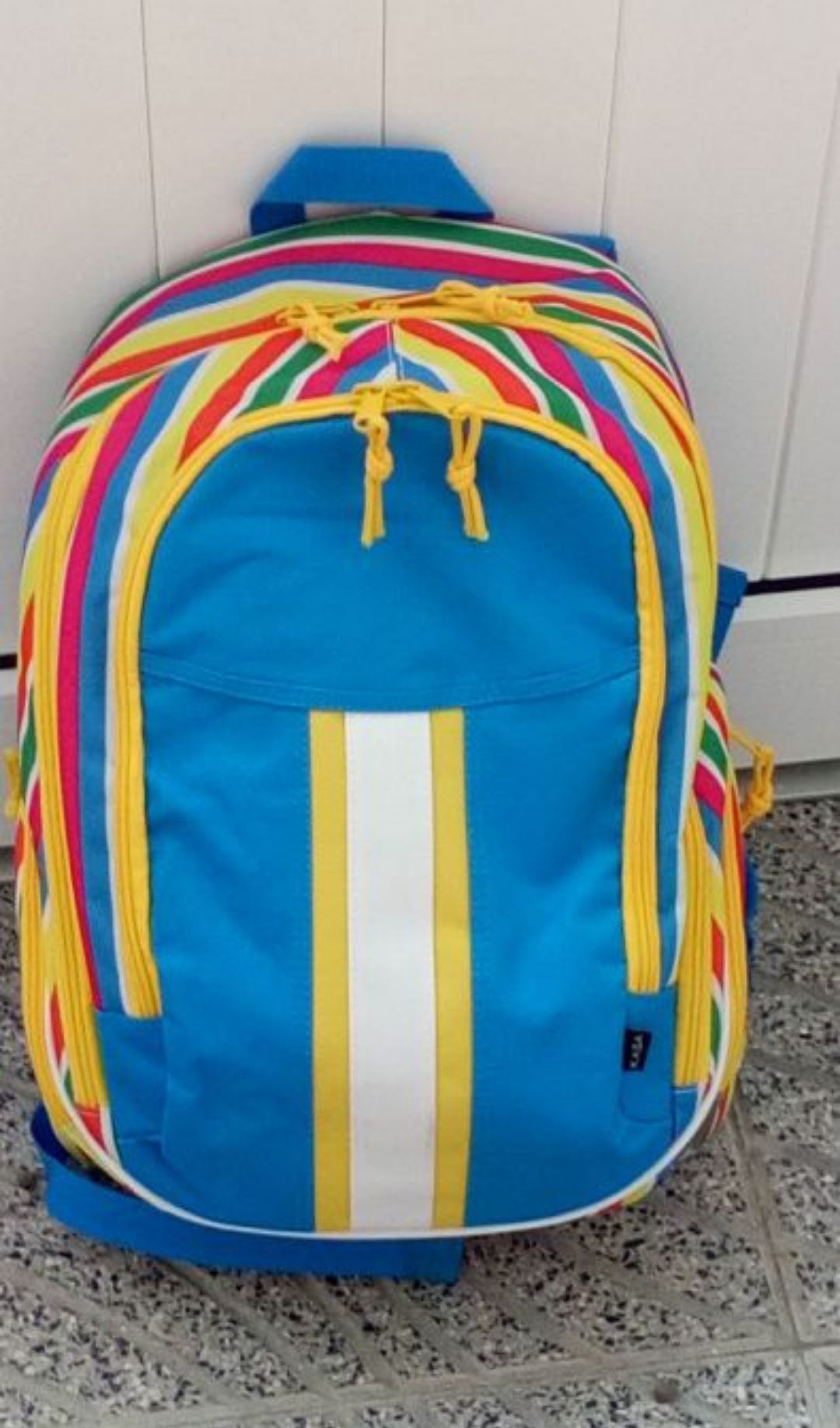 Mochilas mt resistentes, espaçosas e coloridas para a escola!