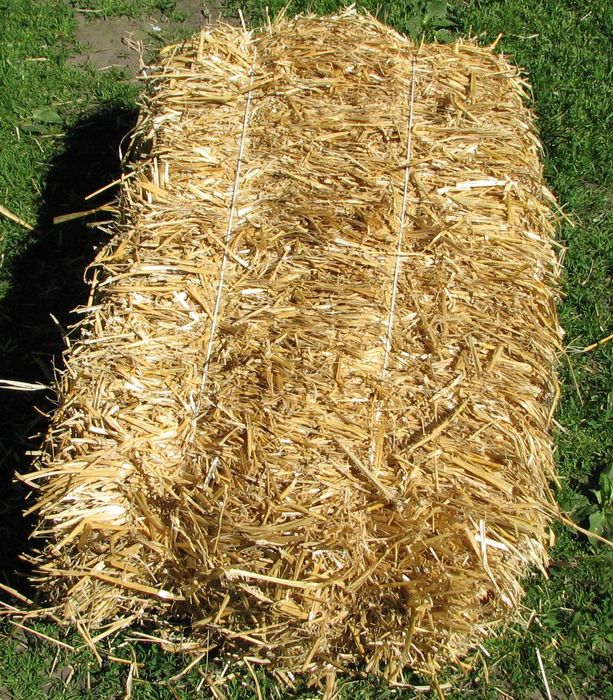 Продам тюки соломи.