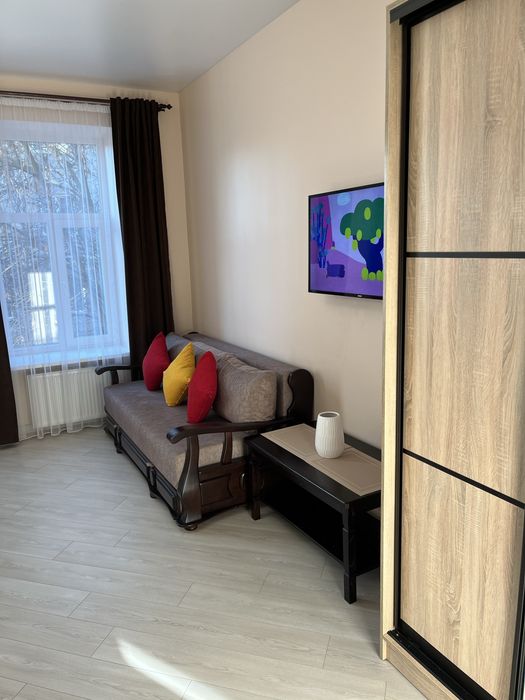 Подобово 1-к.кв.біля ж/д,10 хв.Оперний- 2-6 осіб(ЦІНА ДОГОВІРНА))