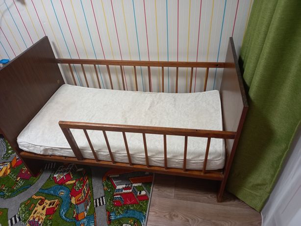 Детская кровать кроватка и матрац