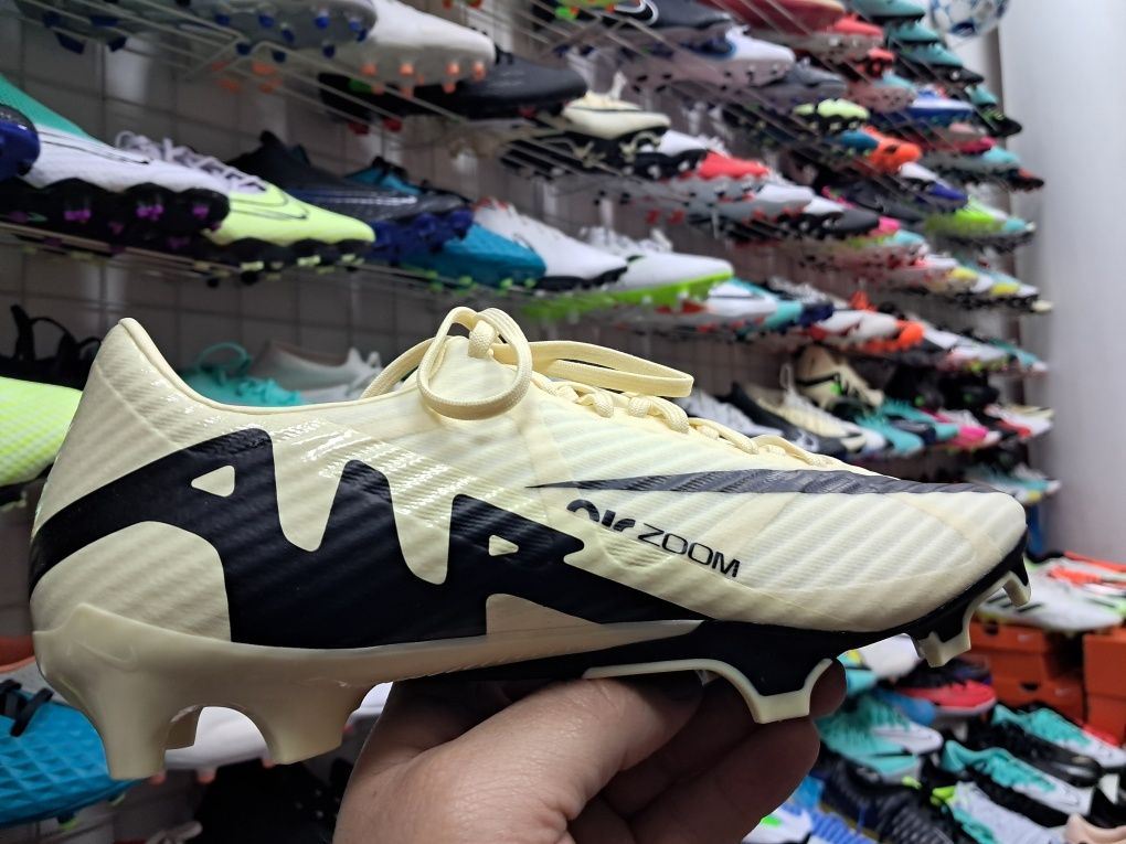 Футбольні бутсі Nike Air Zoom Mercurial Vapor 15 Academy MG DJ5631-700